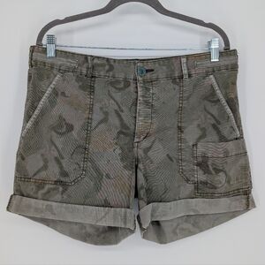 Anthropologie Hei Hei Camo Cargo Shorts | Size 32 / 14 | Olive Cotton Stretch